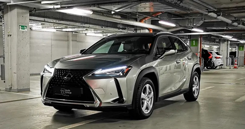 małopolskie Lexus UX cena 132900 przebieg: 31951, rok produkcji 2019 z Kraków